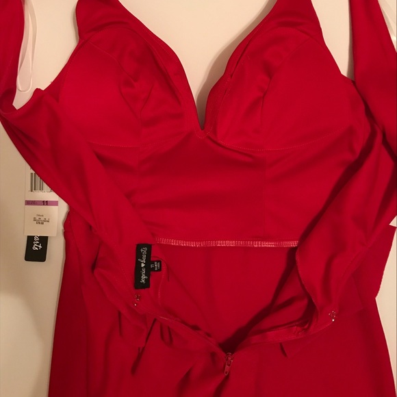 Sequin Hearts Juniors' Ruffled-Back Bodycon Dress - Picture 7 of 8